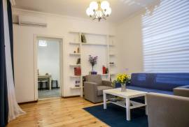 Продается квартира, 2 Kомнатная, Старое здание, Тбилиси, Мтацминда