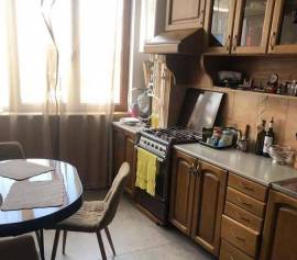 Продается квартира, 4 Kомнатная, Старое здание, Тбилиси, saburtalo