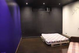 Daily Apartment Rent, 8 Room, Old building, Tbilisi, Svanetis ubani