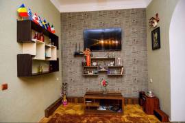Apartment for sale, 9 Room, Old building, Tbilisi, Chugureti