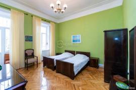 Apartment for sale, Old building, Vera