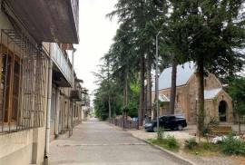 Продается квартира, 4 Kомнатная, Старое здание, Кутаиси