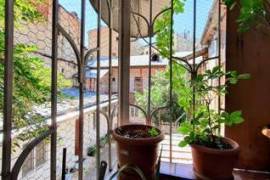 ქირავდება ბინა, 2 ოთახიანი, ძველი აშენებული, თბილისი, სოლოლაკი