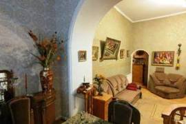 For Rent, 2 Room, Old building, Tbilisi, Sololaki