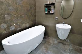 Продается квартира, 4 Kомнатная, Новостройка, Тбилиси, vake