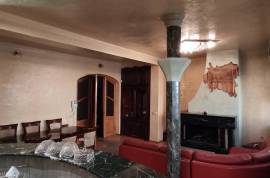 Apartment for sale, Old building, Districts of Vazha-Pshavela