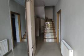 House For Rent, Ivertubani