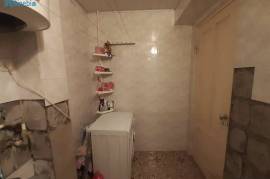 Продается квартира, 3 Kомнатная, Старое здание, Тбилиси, Варкетили