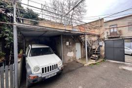 Аренда, 4 Kомнатная, Старое здание, Тбилиси, Чугурети