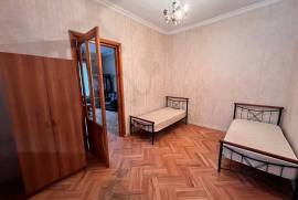 Аренда, 4 Kомнатная, Старое здание, Тбилиси, Чугурети
