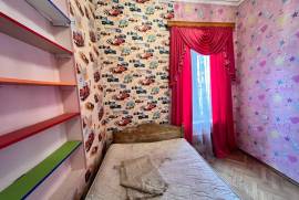 Аренда, 4 Kомнатная, Старое здание, Тбилиси, Чугурети
