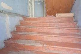 Продается квартира, 3 Kомнатная, Старое здание, Тбилиси, Чугурети
