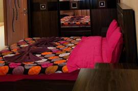 ქირავდება ბინა დღიურად, 3 ოთახიანი, ახალი აშენებული, თბილისი, საბურთალო