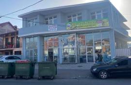 For Rent, Universal commercial space