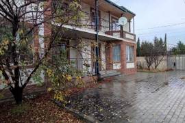 House For Rent, Nadzaladevi