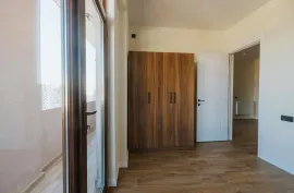 იყიდება ბინა, 3 ოთახიანი, ახალი აშენებული, ბათუმი, აღმაშენებლის უბანი