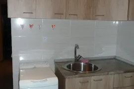 იყიდება ბინა, 3 ოთახიანი, ძველი აშენებული, თბილისი